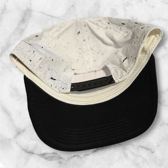 🆕Marvel Skull Graphic SnapBack Cap - Picture 3 of 11